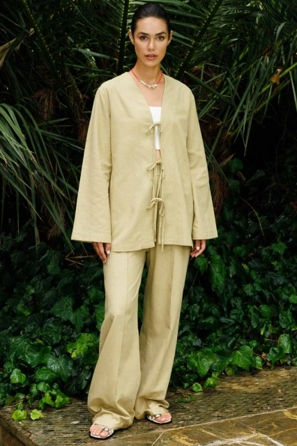 Fiyonk Bağlama Çağla Gömlek Fiyonk Bağlama Çağla Gömlek