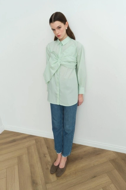 Fiyonk Detaylı Mint Yeşili Gömlek