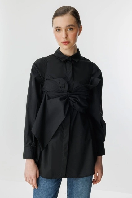 Fiyonk Detaylı Siyah Gömlek Fiyonk Detaylı Siyah Gömlek