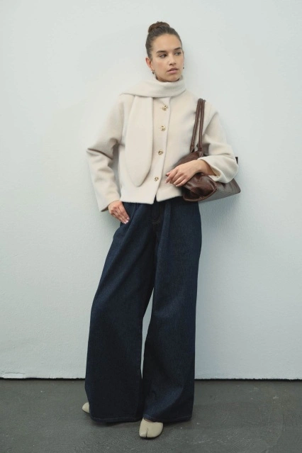 Fular Bağlama Detaylı Kısa Taş Ceket