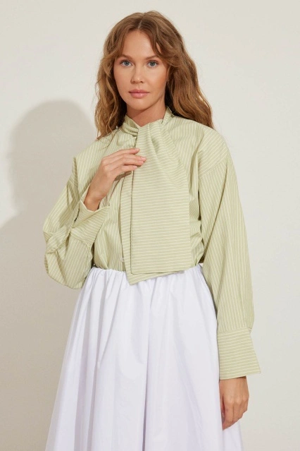 Fular Yaka Fıstık Yeşili Gömlek