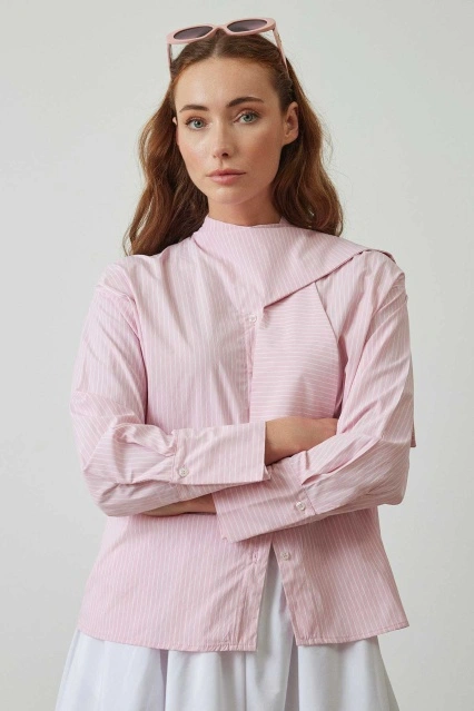 Fular Yaka Koyu Pembe Gömlek