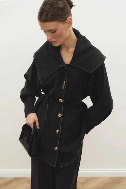 Gold Aksesuarlı Lilyum Siyah Ceket Takım