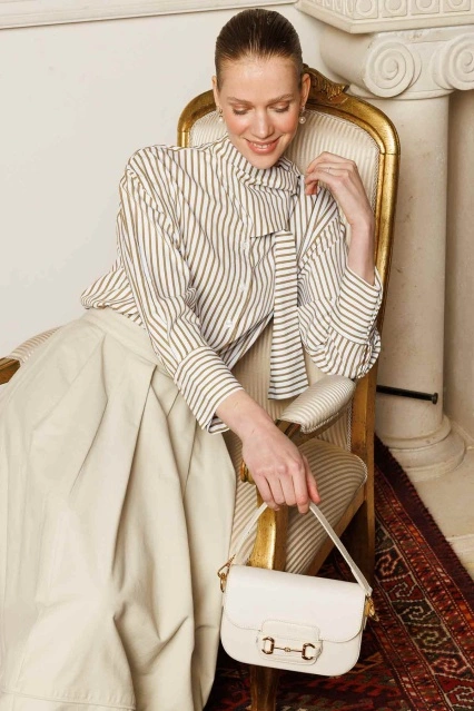 Metal Toka Kapaklı Bej Çanta