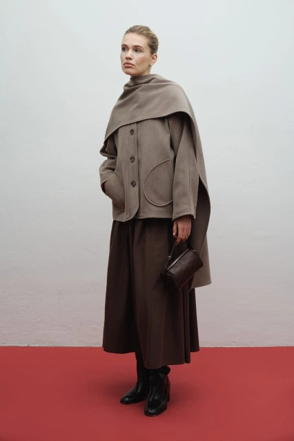 Kaşmir Görünümlü Atkılı Vizon Kaban