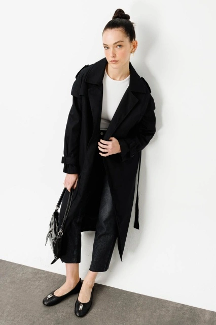 Aller Detaylı Siyah Gabardin Trençkot