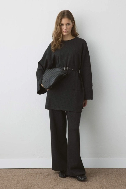 Kemer Detaylı Pantolonlu Siyah Takım