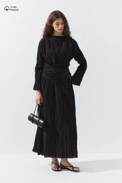 Kırışık Görünümlü Pamuklu Vual Siyah Elbise Kırışık Görünümlü Pamuklu Vual Siyah Elbise