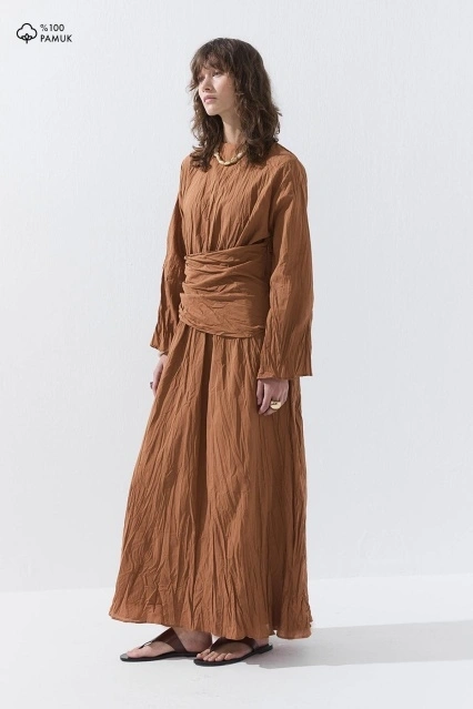 Kırışık Görünümlü Pamuklu Vual Taba Elbise Kırışık Görünümlü Pamuklu Vual Taba Elbise