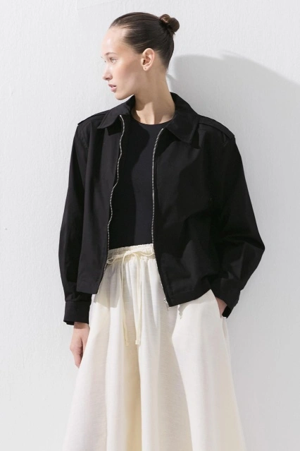 Kısa Gabardin Siyah Ceket