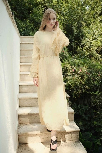 Kol Detaylı Kraş Dokulu Şifon Butter Yellow Elbise