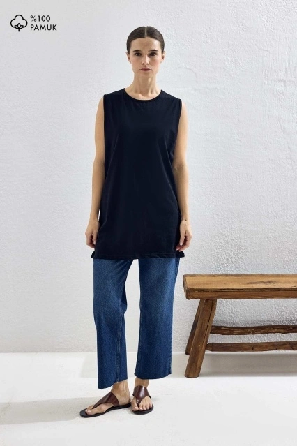 Kolsuz Siyah Pamuklu Tişört