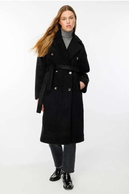 Kruvaze Yaka Siyah Kaban