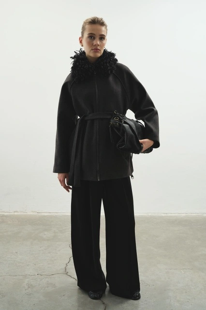 Kürk Yaka Antrasit Kaban