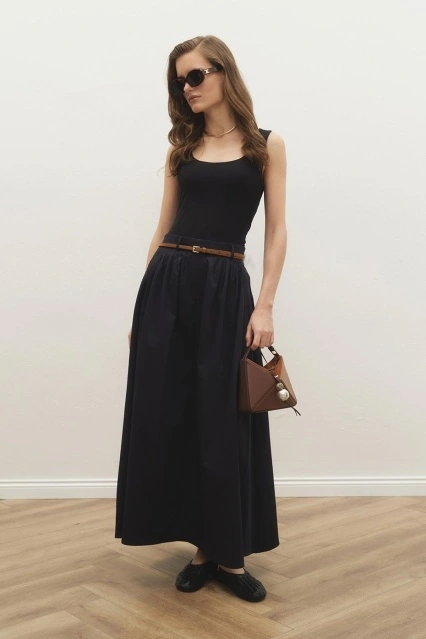 Lidia Pile Detaylı Lacivert Etek Lidia Pile Detaylı Lacivert Etek