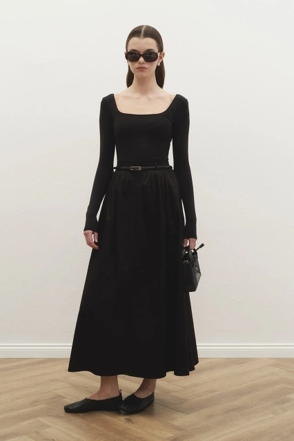 Lidia Pile Detaylı Siyah Etek Lidia Pile Detaylı Siyah Etek