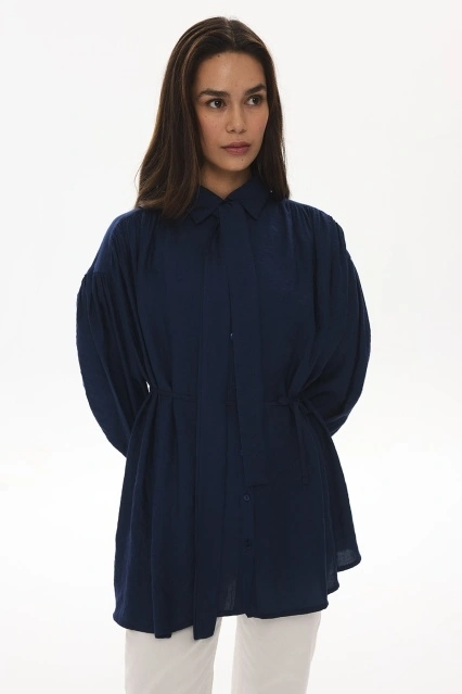 Lora Fiyonk Detaylı Lacivert Gömlek