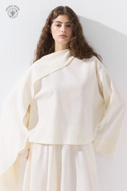 Lyocell Keten Pelerin Detaylı Basic Ekru Bluz Lyocell Keten Pelerin Detaylı Basic Ekru Bluz