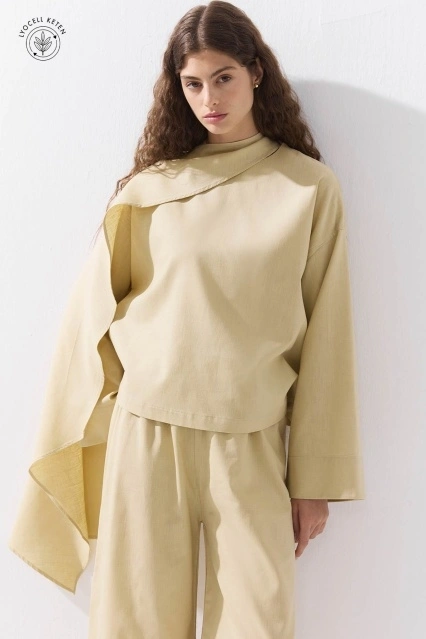 Lyocell Keten Pelerin Detaylı Basic Kum Beji Bluz Lyocell Keten Pelerin Detaylı Basic Kum Beji Bluz