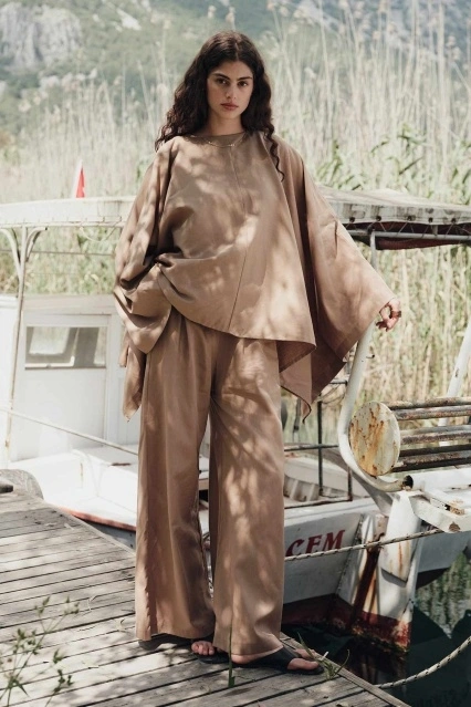 Lyocell Keten Pelerin Sütlü Kahve Bluz