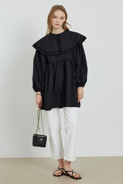 Yakalı Siyah Poplin Tunik Yakalı Siyah Poplin Tunik