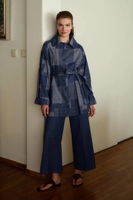 Meri Kare Desenli Denim Dokulu Mavi Ceket Meri Kare Desenli Denim Dokulu Mavi Ceket