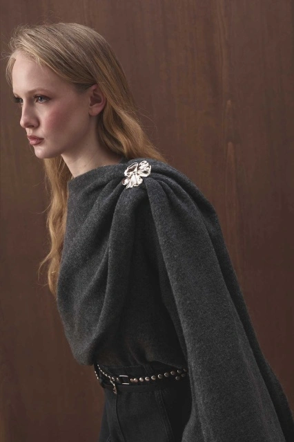 Metal Yonca Gümüş Broş