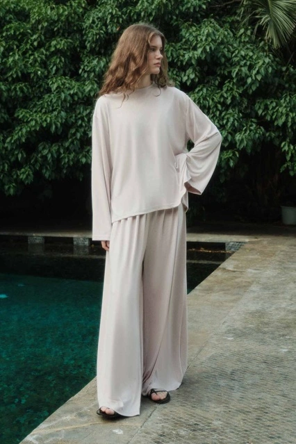 Modal İçeren Rahat Kesim Bej Pantolon Takım