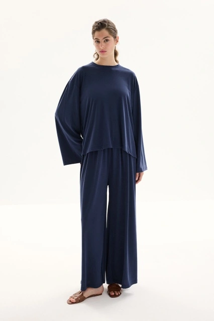 Modal İçeren Rahat Kesim Lacivert Pantolon Takım