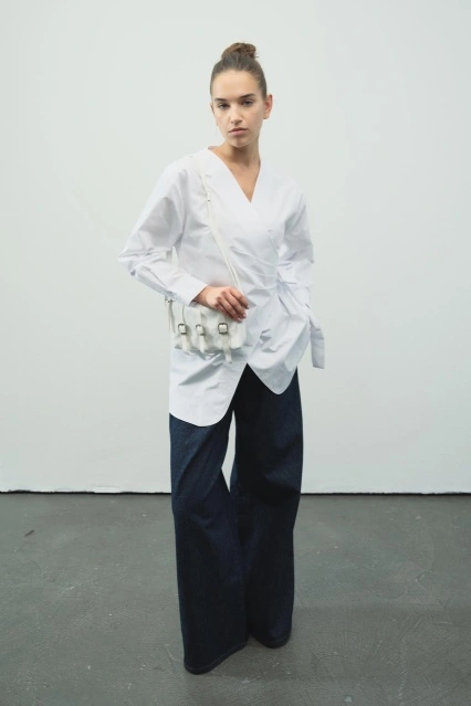 Morin Metal Aksesuarlı Beyaz Çanta