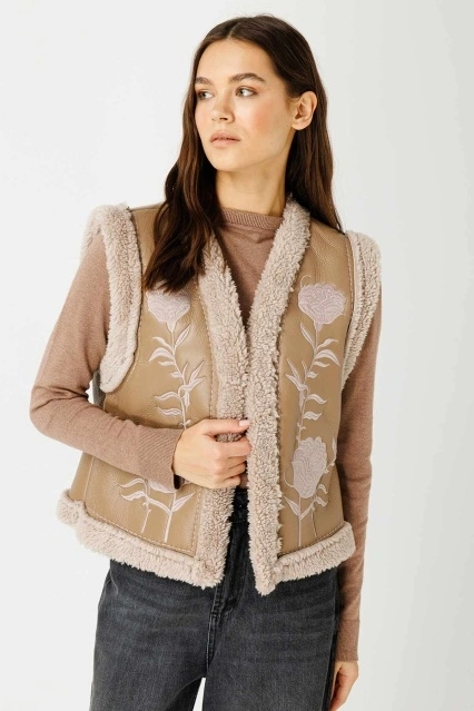 Nakış İşlemeli Sütlü Kahve Kovboy Yelek
