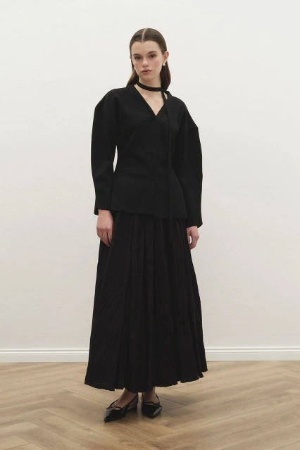 Naye Belden Oturtma Merserize Siyah Hırka Naye Belden Oturtma Merserize Siyah Hırka