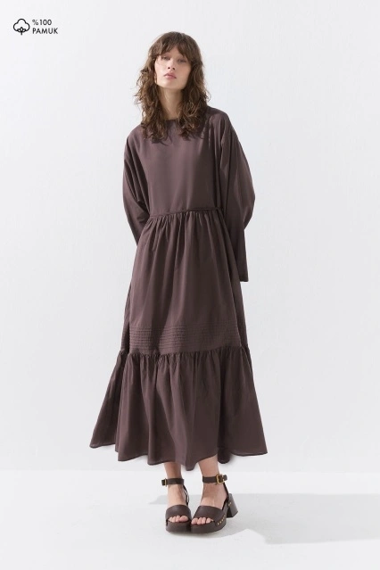 Nervür Dikiş Detaylı Pamuklu Kahve Elbise