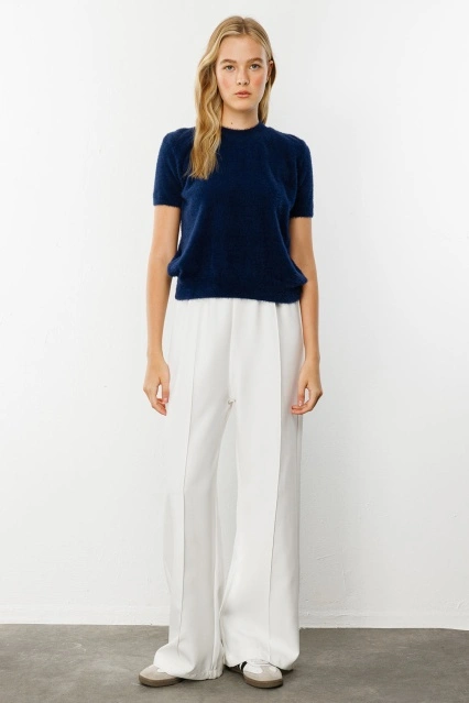 Nervürlü Ekru Krep Pantolon