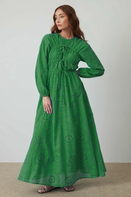 Önden Bağlama Detaylı Yeşil Petit Brode Elbise Önden Bağlama Detaylı Yeşil Petit Brode Elbise