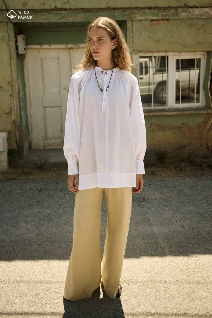 Önden Bağlamalı Dökümlü Vual Beyaz Gömlek