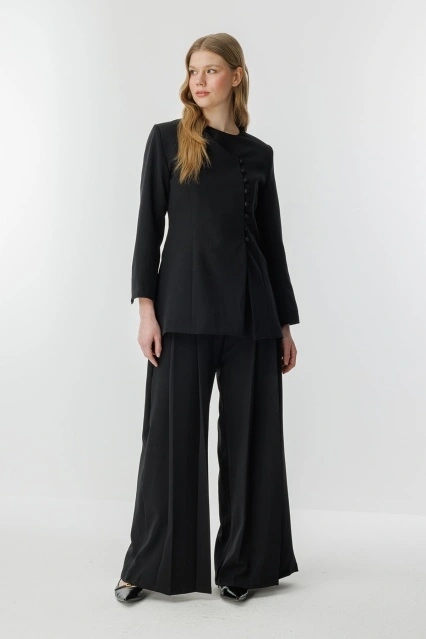 Önden Çift Pileli Siyah Pantolon Önden Çift Pileli Siyah Pantolon