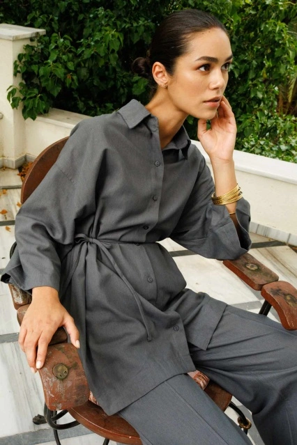 Önden Düğmeli Keten Antrasit Gömlek