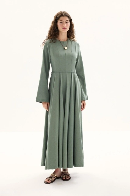 Organik Karışımlı Belden Oturma Detaylı Çağla Elbise