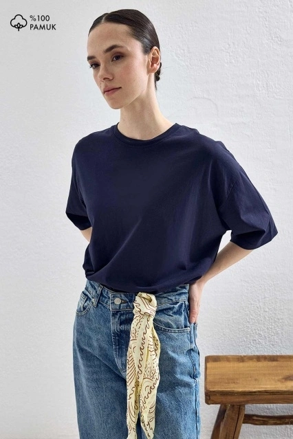Oversize Kısa Kol Lacivert Pamuklu Tişört
