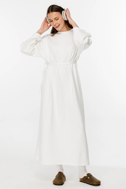 Oversıze Uzun Pamuklu Kırık Beyaz Elbise