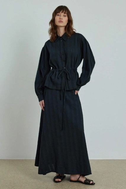 Pamuklu Floral Dokulu Etekli Siyah Takım