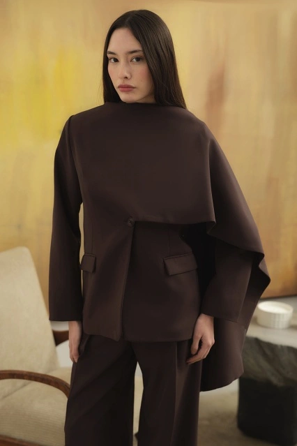 Pelerin Detaylı Kahve Blazer Ceket