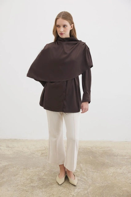 Pelerin Detaylı Kahve Gömlek