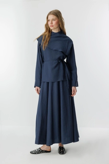 Pelerin Detaylı Lacivert Etek Takım