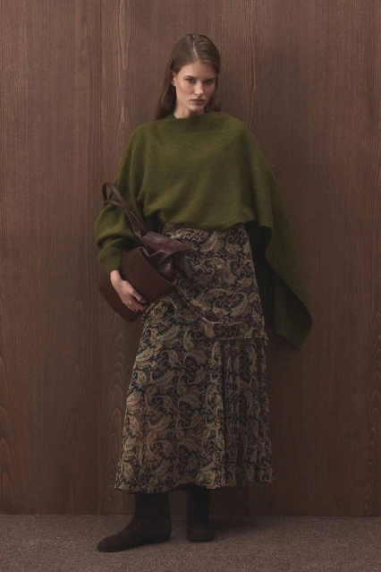 Pelerin Detaylı Triko Haki Kazak