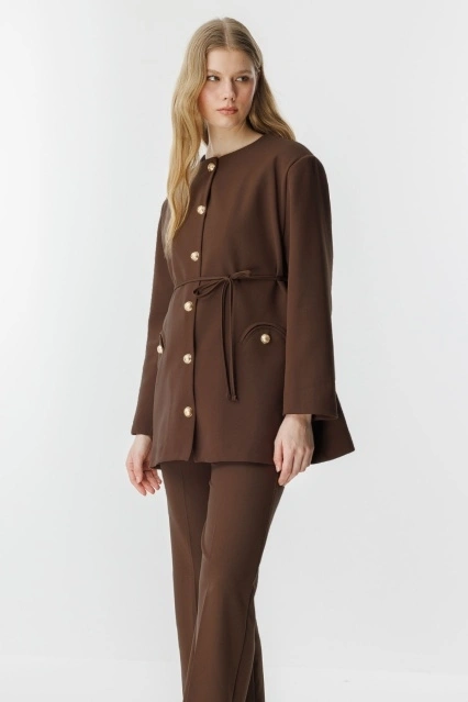 Peri Gold Düğme Detaylı Kahve Pantolon Takım