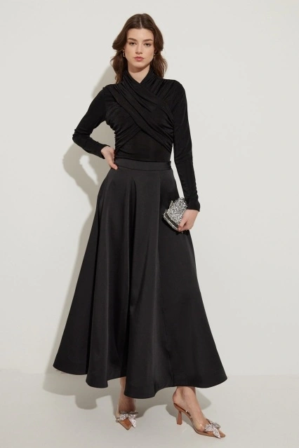 Volumlu Siyah Klos Şık Etek