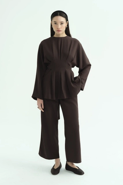 Pile Detaylı Bluz Kahve Pantolon Takım