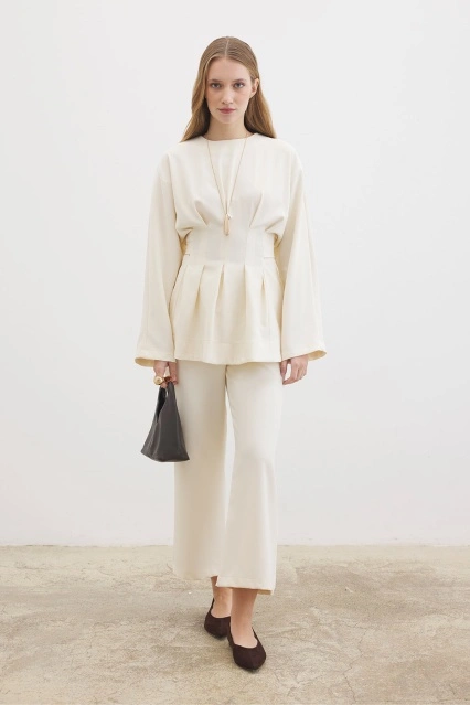 Pile Detaylı Bluz Krem Pantolon Takım